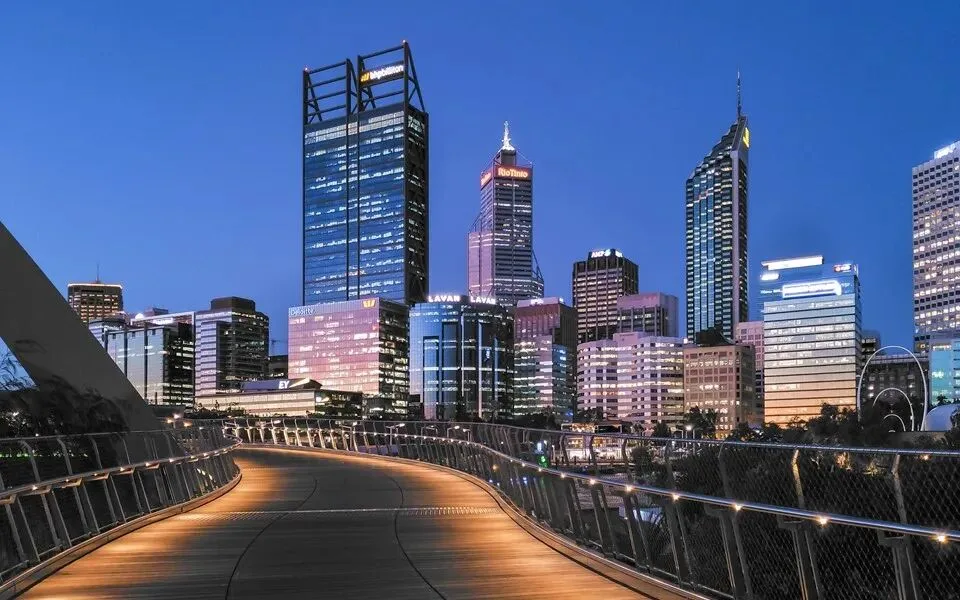 The Blue Hour Loved by City, Architecture & Portrait Photographers: How to Shoot It · Fig. 23