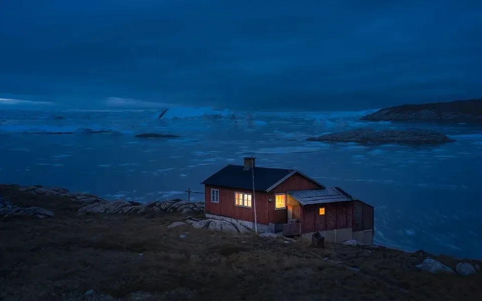 The Blue Hour Loved by City, Architecture & Portrait Photographers: How to Shoot It · Fig. 38