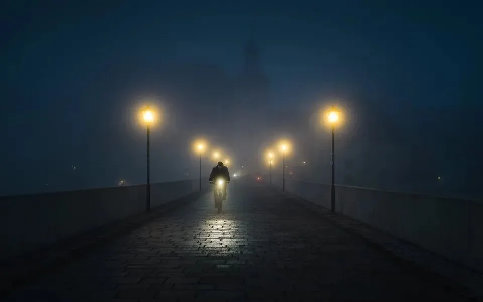 The Blue Hour Loved by City, Architecture & Portrait Photographers: How to Shoot It · Fig. 41