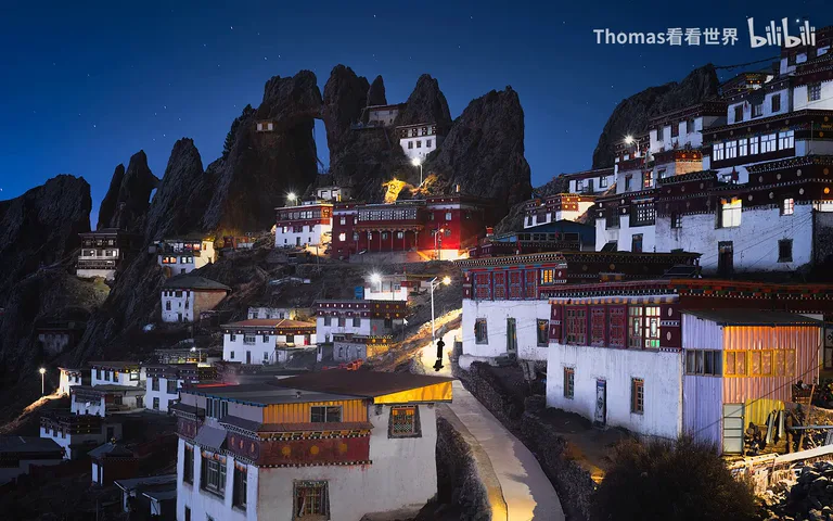 The Blue Hour Loved by City, Architecture & Portrait Photographers: How to Shoot It · Fig. 8