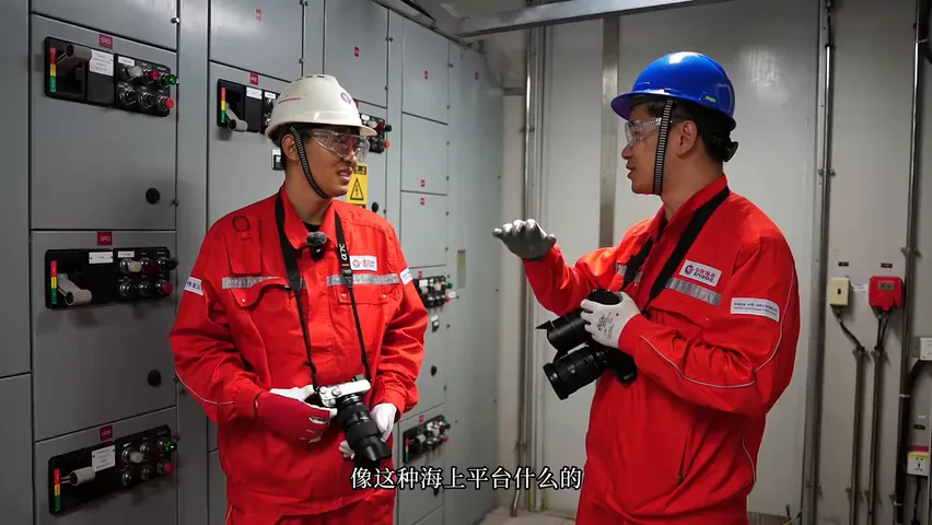 I Shot Photos on a Bohai Oil Platform! A Vlog of Life and Work at Sea | Landscape + Documentary Photography · Fig. 9