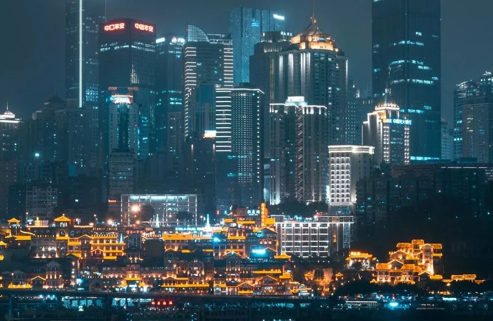 这种好看的夜景色调是怎么调出来的？ · 图1