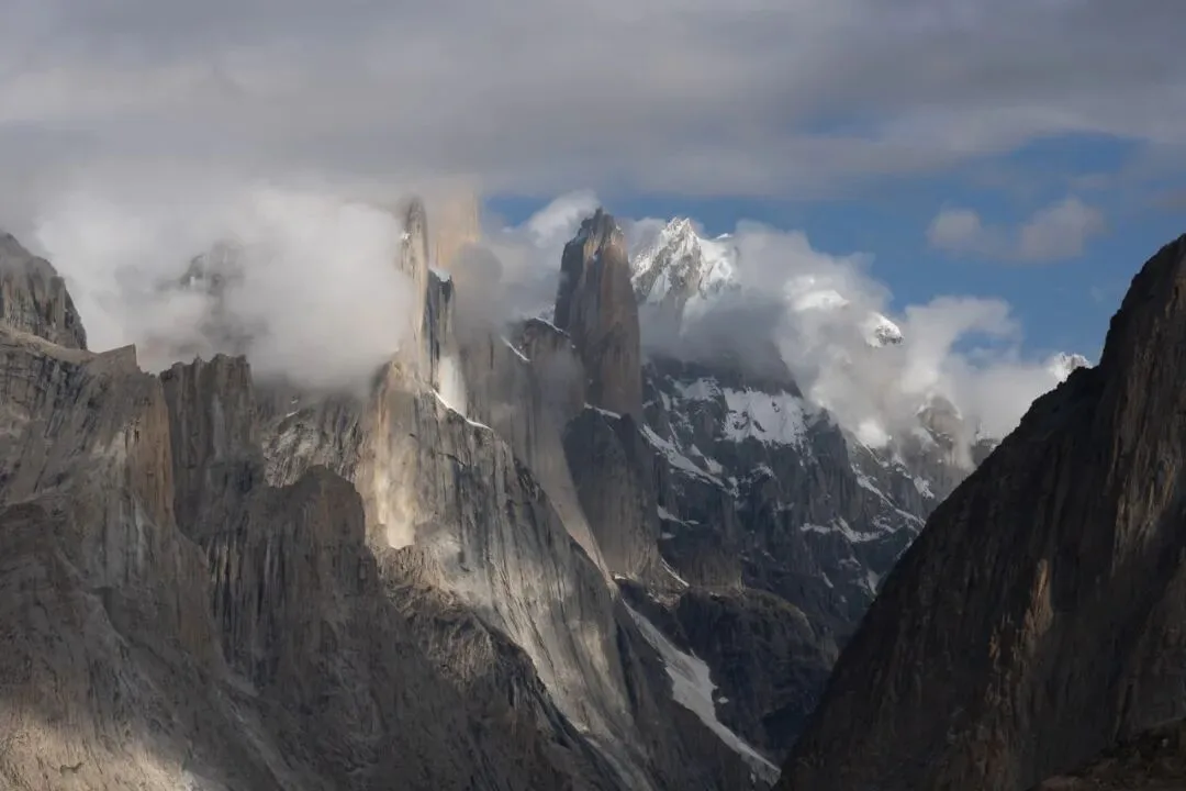 How to Post-Process a Moody Dark Snow Mountain Shot? Layer-by-Layer PSD Analysis · Fig. 1