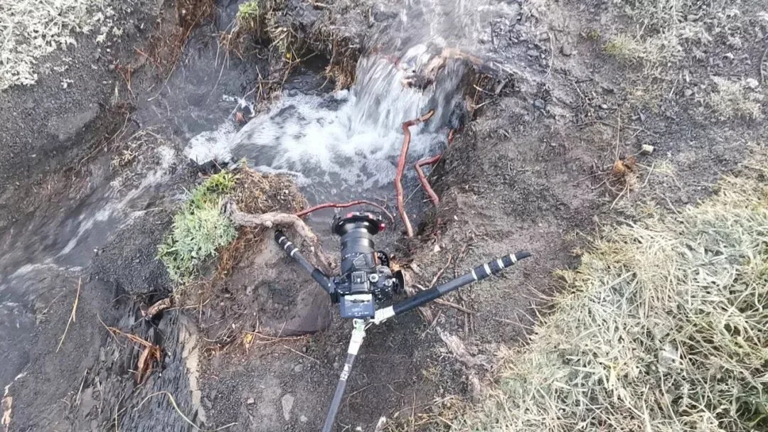 How a Pro Turned a Ditch into a Giant Waterfall: The Contrast Is Incredible · Fig. 1