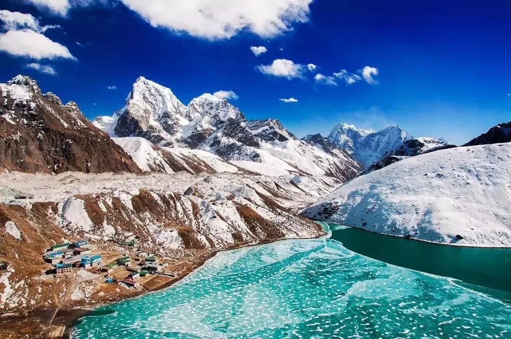 To See All 14 Eight-Thousand-Meter Peaks, Just Trek These 5 World-Class Routes · Fig. 21