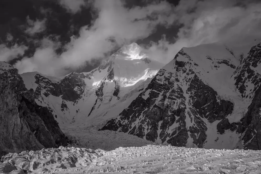 To See All 14 Eight-Thousand-Meter Peaks, Just Trek These 5 World-Class Routes · Fig. 26