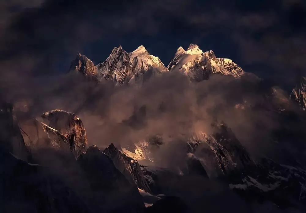 To See All 14 Eight-Thousand-Meter Peaks, Just Trek These 5 World-Class Routes · Fig. 29