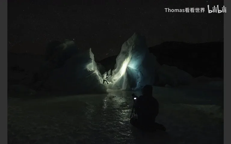 How to Light a 10-Meter Glacier? Shooting the Milky Way over Icebergs · Fig. 7