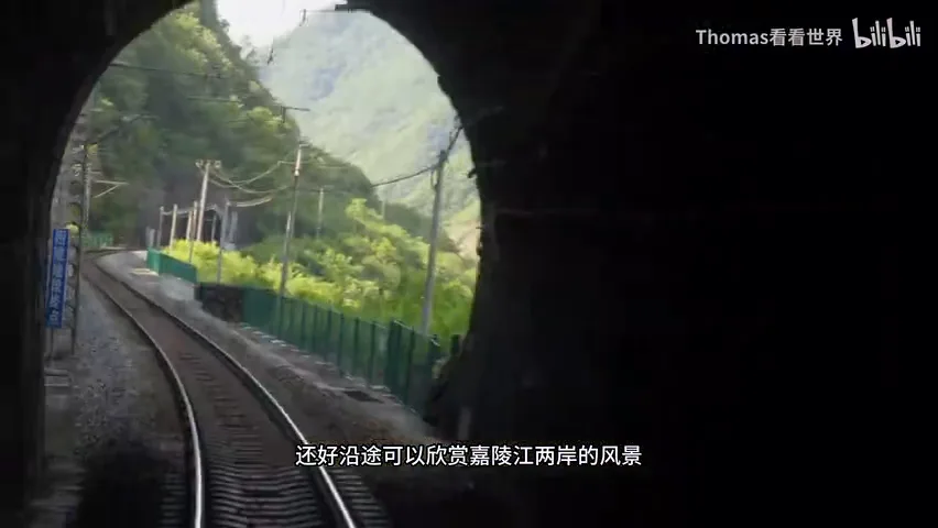 火车上“扫街”！我拍下了绿皮火车上的慢生活 · 图6