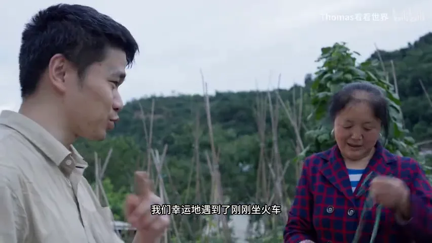 火车上“扫街”！我拍下了绿皮火车上的慢生活 · 图12