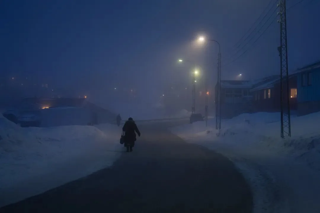 Street Photography in Fog Is Amazing: First-Person POV in Ilulissat, Greenland · Fig. 1