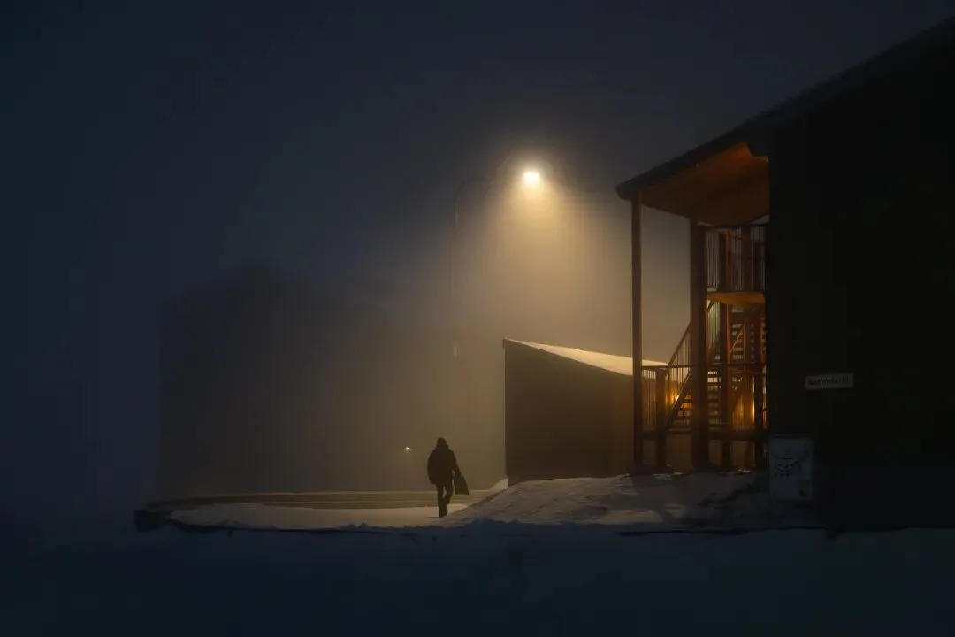 Street Photography in Fog Is Amazing: First-Person POV in Ilulissat, Greenland · Fig. 2