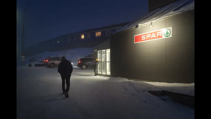 Street Photography in Fog Is Amazing: First-Person POV in Ilulissat, Greenland · Fig. 3