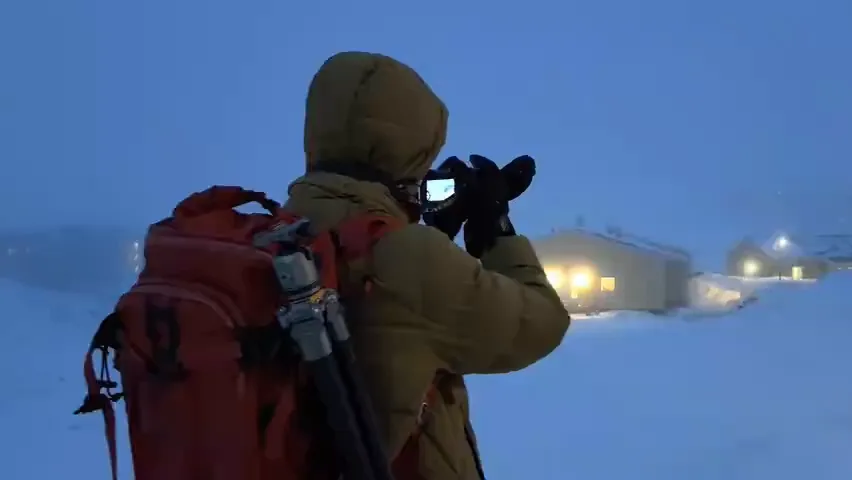 Street Photography in Fog Is Amazing: First-Person POV in Ilulissat, Greenland · Fig. 4