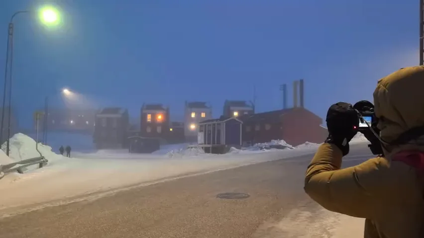 Street Photography in Fog Is Amazing: First-Person POV in Ilulissat, Greenland · Fig. 9