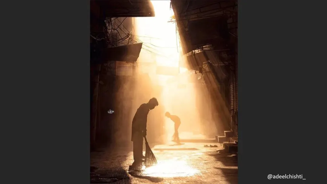 Street Light and Shadow at Its Best: Instagram Street Photography Highlights · Fig. 17