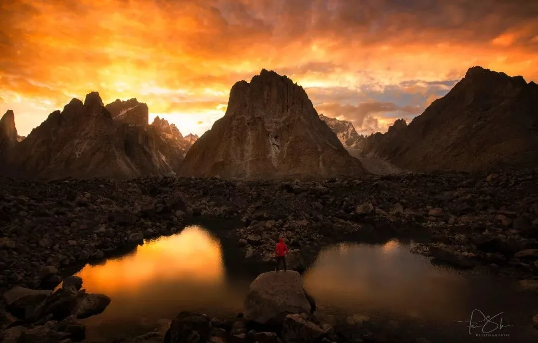 This Is the Karakoram! The Gorgeous Snow Mountains on the China-Pakistan Border! · Fig. 2