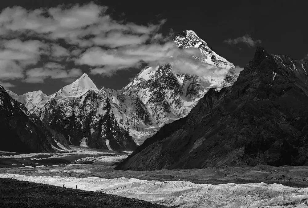 The World's Most Breathtaking Snow Mountains and Glaciers Are Right Here! · Fig. 4