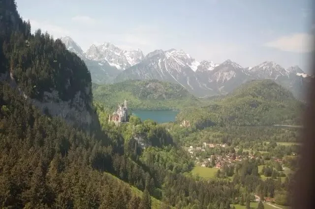 Remove Haze for Clearer, More Transparent Photos · Fig. 24