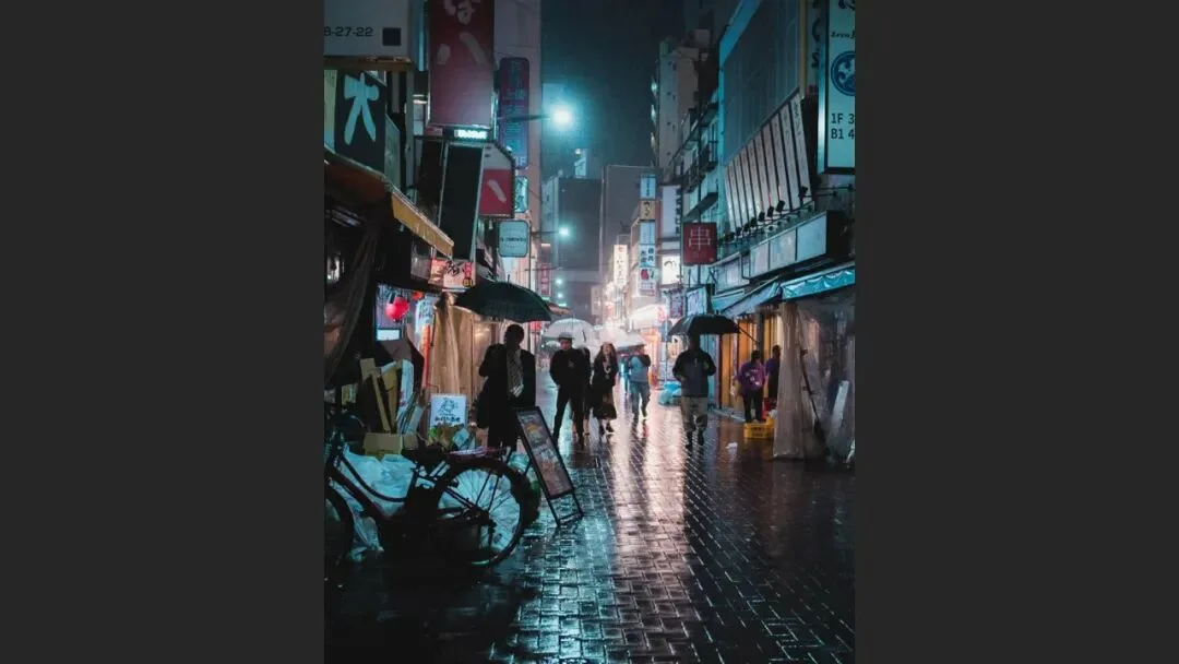 Rainy Days Aren't Good for Shooting? This Photographer Specializes in Rainy City Masterpieces! · Fig. 27