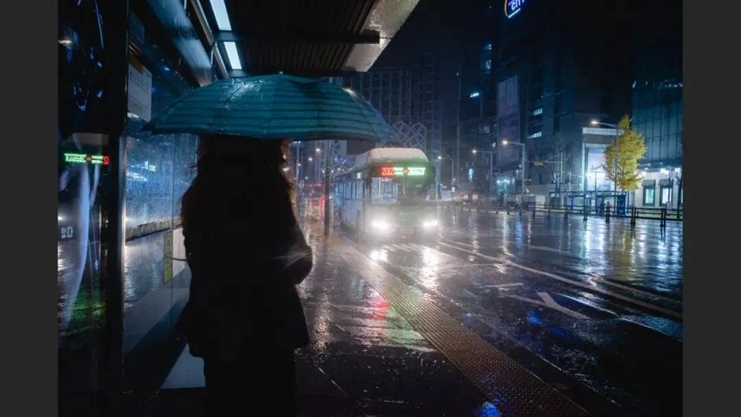 Rainy Days Aren't Good for Shooting? This Photographer Specializes in Rainy City Masterpieces! · Fig. 53