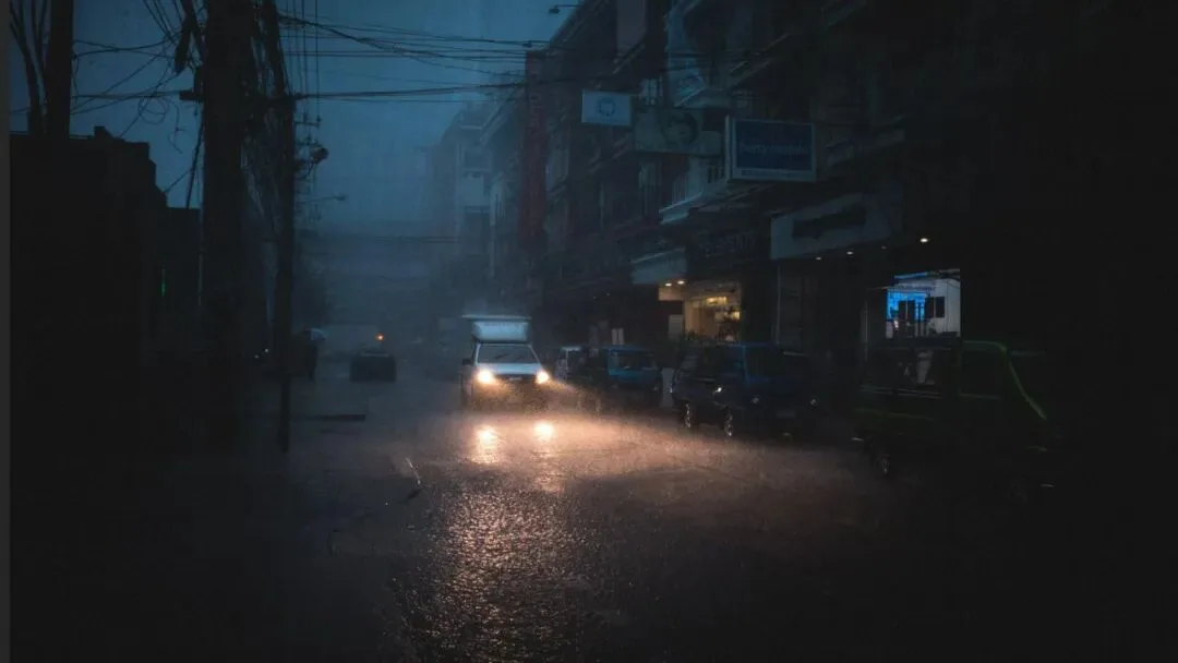 Rainy Days Aren't Good for Shooting? This Photographer Specializes in Rainy City Masterpieces! · Fig. 81