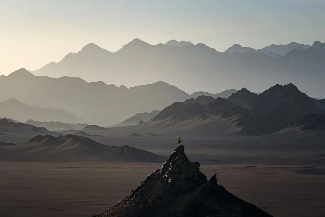 Northwest China Through a Telephoto: Sony 70-200mm F4 G II Field Test · Fig. 1