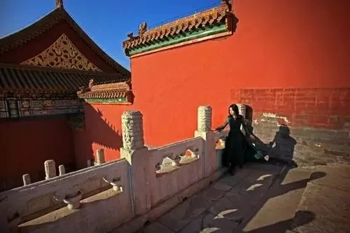 如何在人多的地方拍好旅行照？ · 图3
