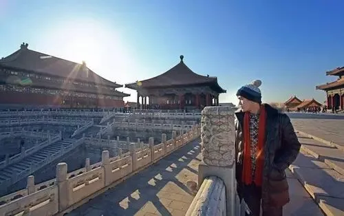 如何在人多的地方拍好旅行照？ · 图10