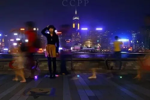 如何在人多的地方拍好旅行照？ · 图23