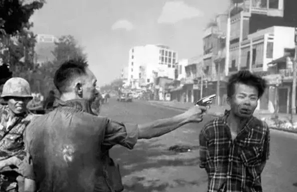 摄影历史里的中外战争，战地摄影师冒死记录下的那些故事！ · 图6