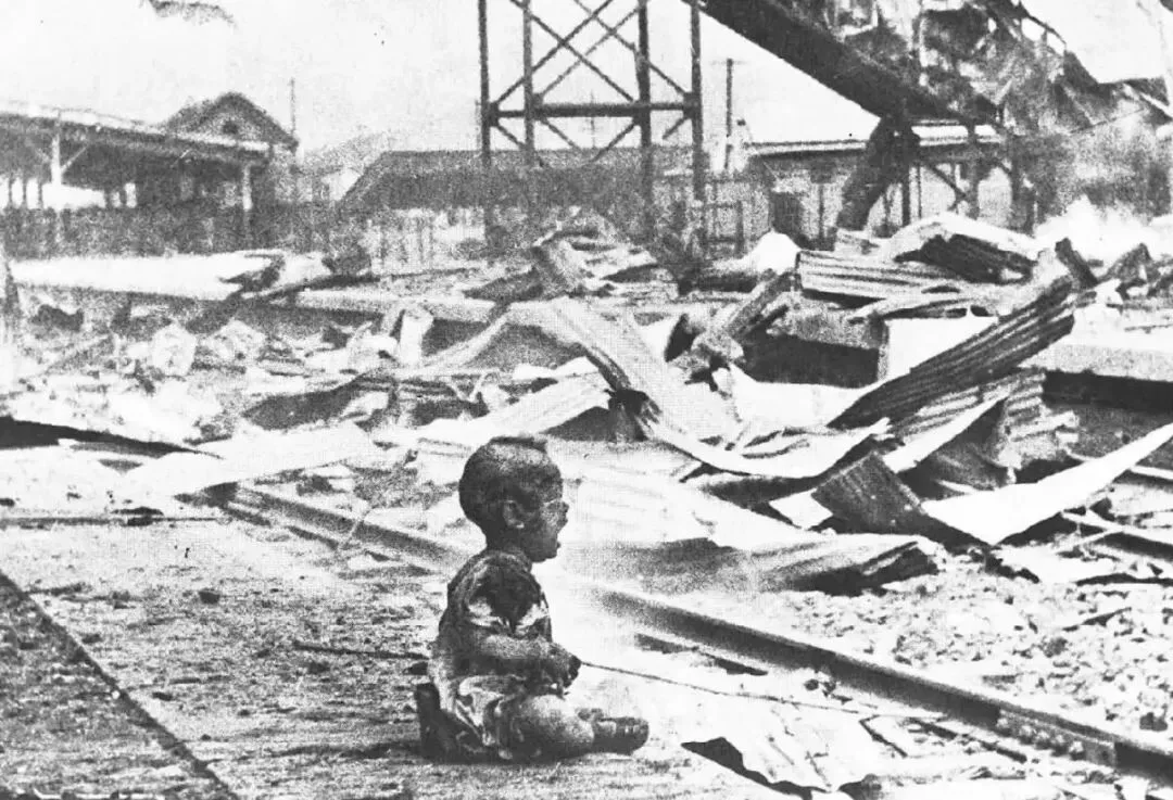 摄影历史里的中外战争，战地摄影师冒死记录下的那些故事！ · 图18